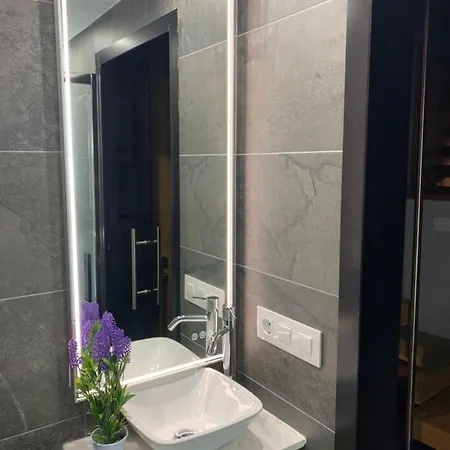 San Fernando 24 * قرطبة